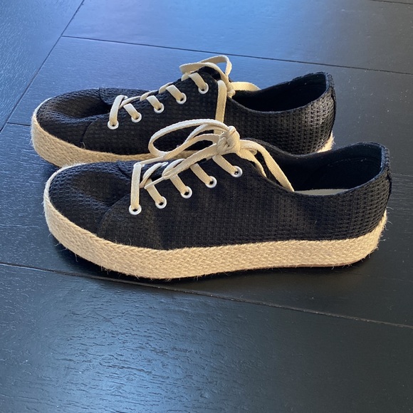 Restricted Lace Up Shoes. Platform Black Fabric with Tan Weave. Size 10 - Picture 4 of 9